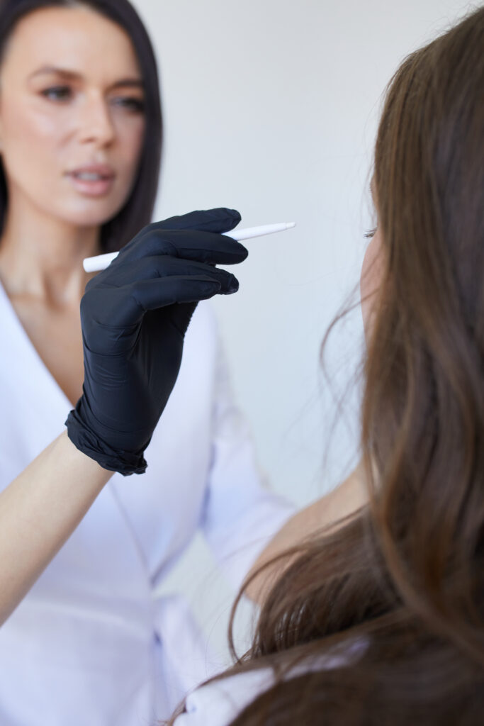 Kwas hialuronowy na lwią zmarszczkę Gdynia