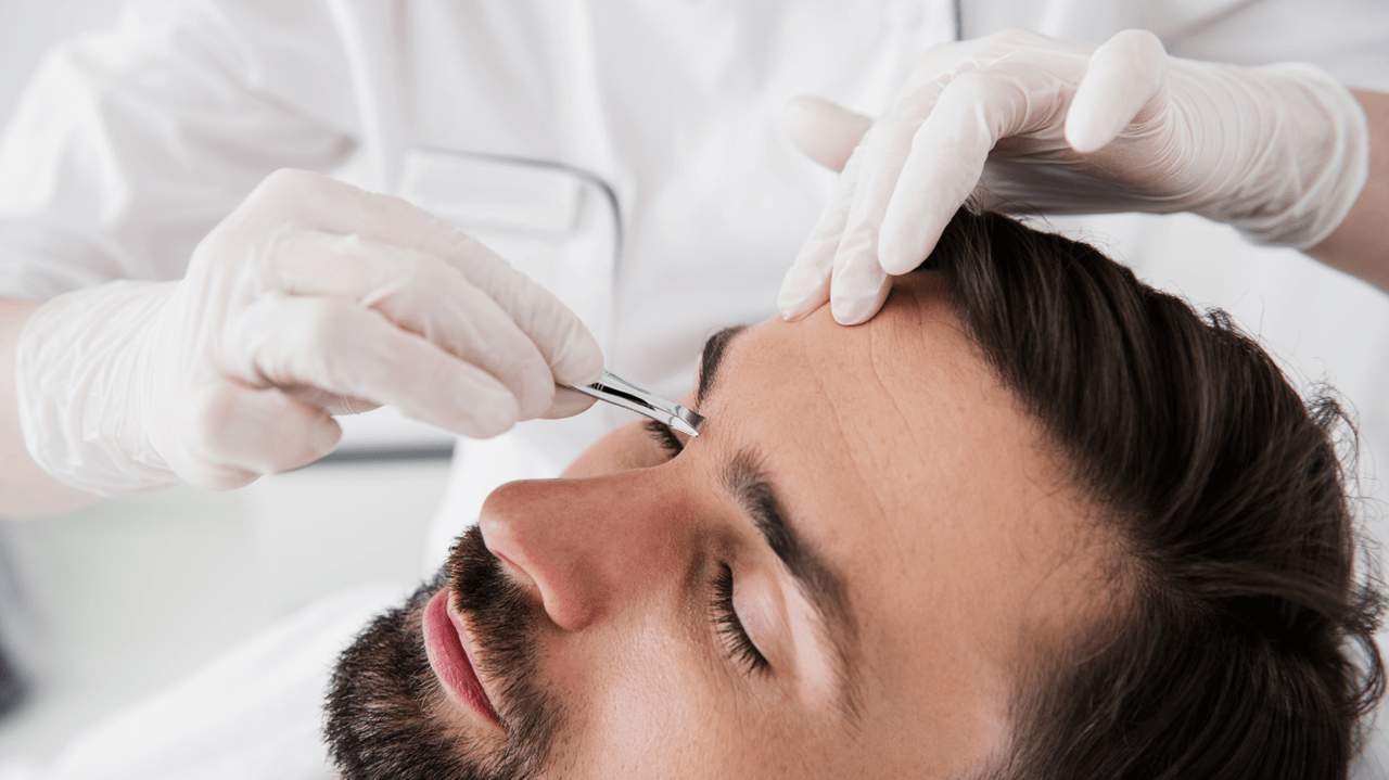 Regulacja brwi u mężczyzn