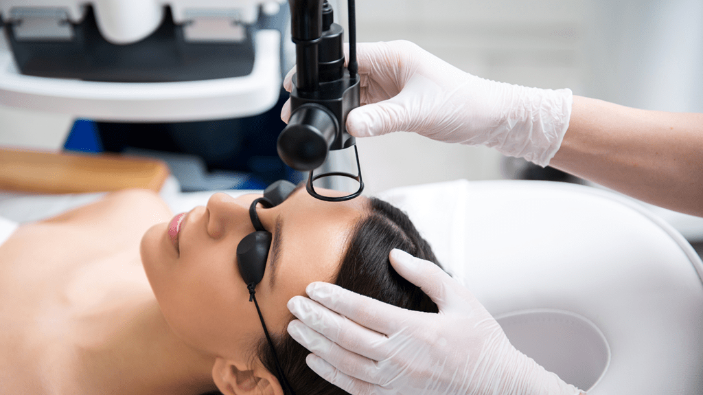 Laser frakcyjny pod oczy